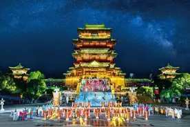 滕王阁景区背《序》免票的背后图片