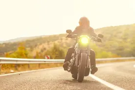 曝光！摩托车驾驶证“一天拿本”有多可怕？图片