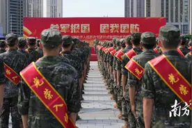 热血披戎装，茂名新兵启程赴军营图片