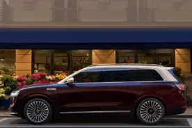 问界M9重回中国50万＋SUV销冠 超奔驰GLC和宝马X5图片