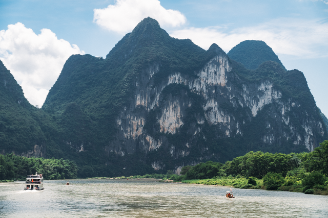 在桂林过大雪：暖汤、红柿、碧水…藏着南方冬日最惊艳的色彩