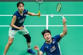 （体育）羽毛球——苏迪曼杯半决赛：韩国队对阵印度尼西亚队图片