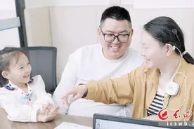 全网心疼的“无声小吃摊”，有了最强后续！图片