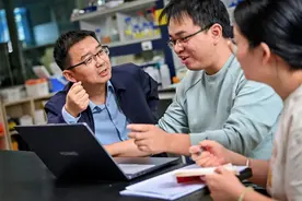 幸福科研，这对博士夫妇有点甜！图片