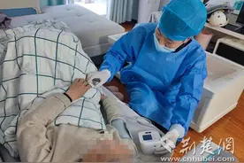 护士冒雪步行40分钟上门服务 连续性医疗全力保障患者就医需求图片