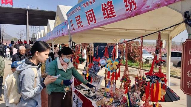 2026年枣庄市群众文化艺术季暨台儿庄区“桃醉山乡”第十二届桃花季启幕