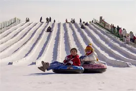 寒假来这里滑冰玩雪！呼和浩特这处冰雪场免费向大众开放图片