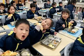 冬天上学太痛苦？“别人家的学校”有点暖！图片