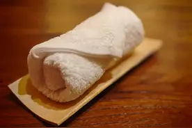 颈椎不舒服可以热敷吗？能缓解颈椎病吗？图片