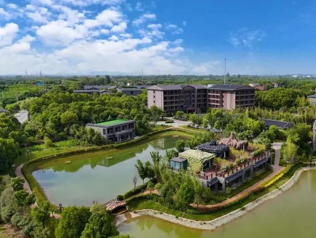 句容的外面是什么？