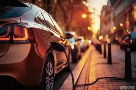 车主喊贵险企叫亏，新能源汽车保险难题如何破解图片