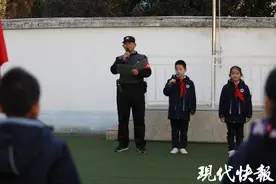 一堂特别的课！来听90后保安叔叔见义勇为的故事图片