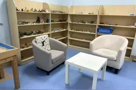 能背200个号码却叫不出妈妈：孤独症男孩的蜕变故事图片