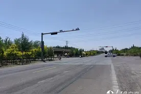 为安全降速，宁夏“沿山公路”110国道该不该装中间隔离栏？图片