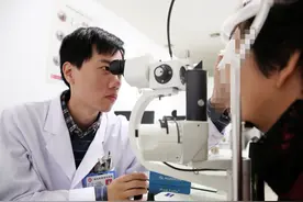 警惕！福州一男子突然“失明”！最初以为只是胃病……医生：太多人忽视这个细节→图片