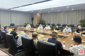 温情传递聚合力 共绘拥军新篇章——自贡国资国企“八一”慰问退役军人图片
