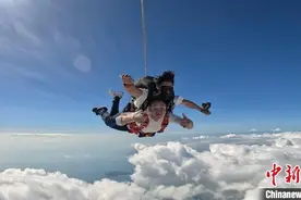 春节假期三亚兴起空中看海热图片