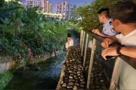 下班不“下线”，监狱民警上演暖心救援图片