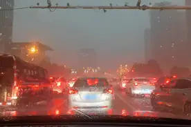 “白昼如夜”“摸黑上班”？注意，这种天气近期还可能“出没”！图片