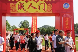 长沙市金海高中的这场成人礼，为青春“加冕”图片