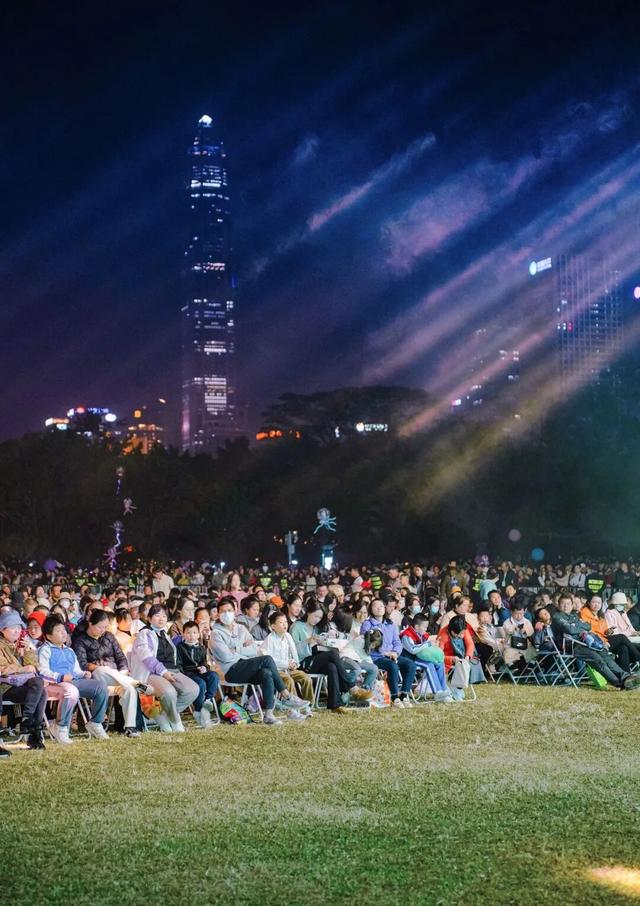 深圳莲花山草地音乐节，一个城市的年度仪式感