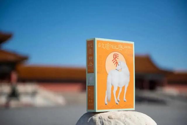 每年在故宫排大队的年轻人,可能不是来逛的......