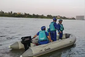 湖北仙桃“水陆空”大作战，巡河护泳保安全图片