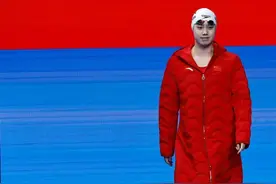 “死也要死在泳池里”，张雨霏带病夺得200米蝶泳铜牌，启蒙教练：非常不容易！图片