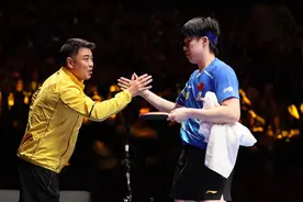乒乓球世界杯｜王楚钦力克贾哈 国乒三将跻身八强图片