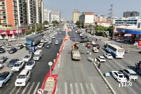 因粤东城际铁路建设需要，国道324线与同益路交叉口实施交通封闭施工图片