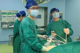 换季时节，专家提醒：警惕瘦高体型青少年气胸风险图片