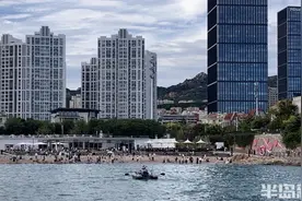 青岛好人丨皮筏艇故障海上漂泊一小时，金山救援队出手救助上岸图片