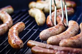 抖音直播带货头部烤肠商家的方法策略，你确定不好奇吗？一起来学习下他们的亮点吧图片