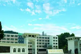 特稿 | 野寨中学有个基金会图片