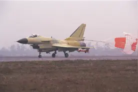 歼10首飞成功27年图片
