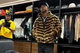 夺冠功臣🎉维尼修斯此前与哈登&SGA&吹杨等合照 尽显潮男本色图片