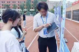 4000余个岗位“职”达校园！ 惠水高校毕业生双选会火热举行图片