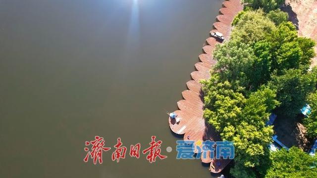 碧水映蓝天 高而水库秋日画卷徐徐展开