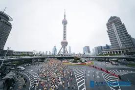 跑过繁华处，2025上海半程马拉松报名即将开启→图片
