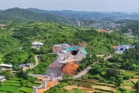 邵阳段首个隧道贯通，查看邵阳高铁建设最新动态→图片