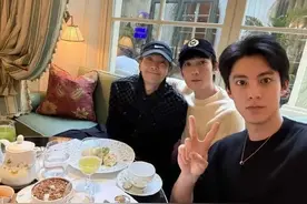 王嘉尔朱一龙王鹤棣巴黎聚餐，是为了这俩人的友谊？图片