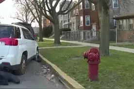 美国一男子未系安全带遭警察拦截，警方41秒连开96枪将其击毙图片