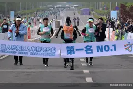 人形机器人：一次不完美的马拉松与一场非常规的爆火图片