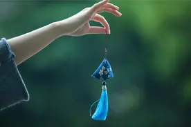 你知道吗？用艾叶煮水洗头，有着十分“神奇”的作用，不到7天，三大好处找上门！图片