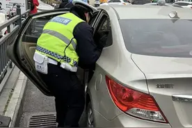 超暖心！来看成都交警为生命护航的感人合集图片