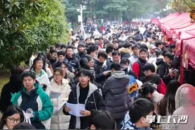 14.92万人！湖南省2025年硕士研究生招生考试顺利开考图片