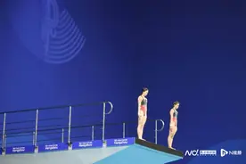多图直击：毫无悬念！全红婵/陈芋汐夺得亚运会跳水首金图片