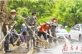 洪水·泪水·汗水图片