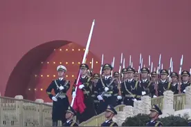 天安门广场举行元旦升国旗仪式图片