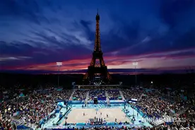 沙滩排球遇绝美晚霞 法式浪漫尽显魅力图片